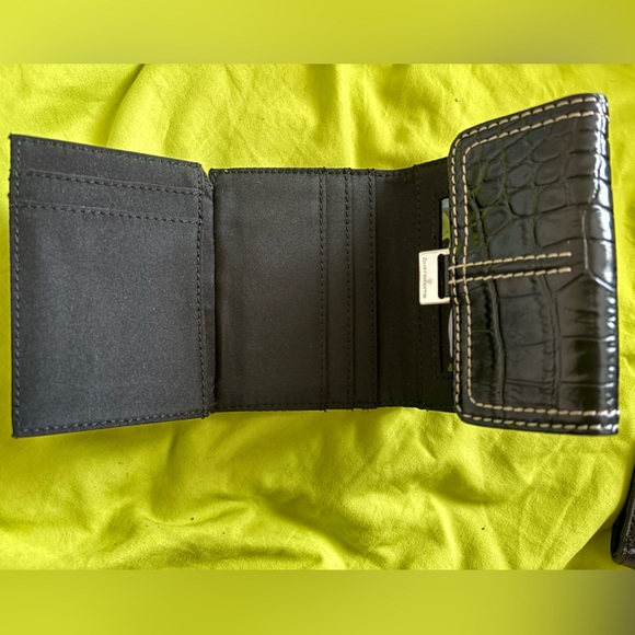 Liz Claiborne NWOT Black Wallet - Picture 4 of 7